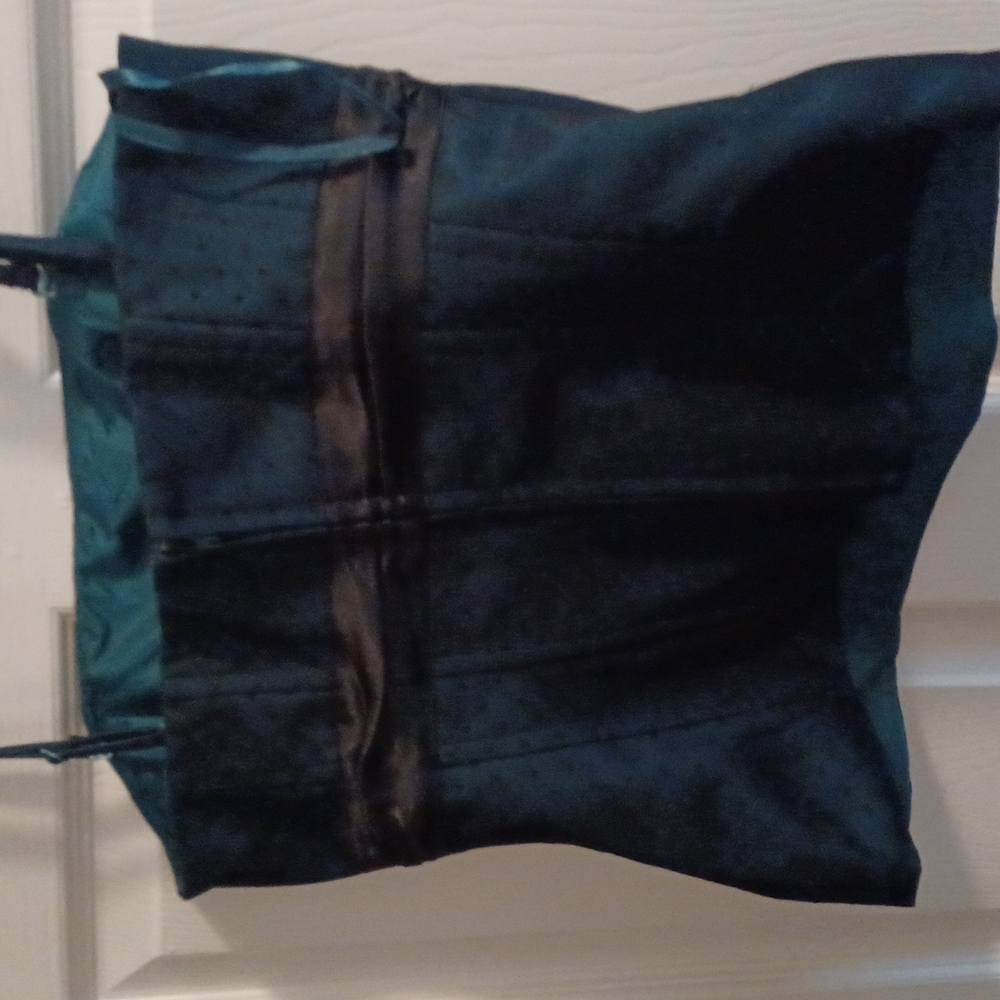 Top - Picture 3 of 3